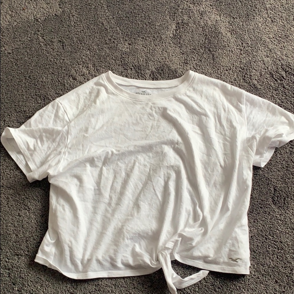 white hollister shirt